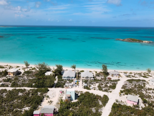 Luxurious Beachfront Villa in Little Exuma - 4-Bedroom Getaway